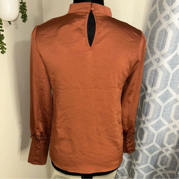 Rustic brown keyhole blouse by Essue - Picture 4 of 6